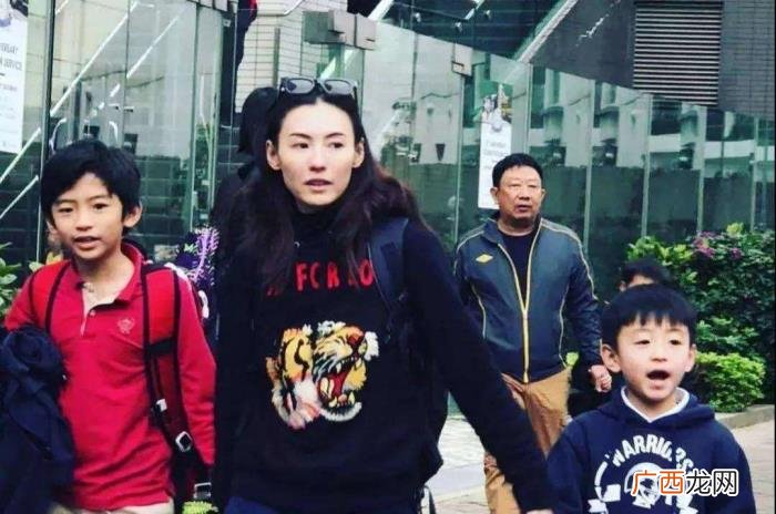 童谣潘粤明,童瑶潘粤明新剧揭开杨丽萍的婚姻观