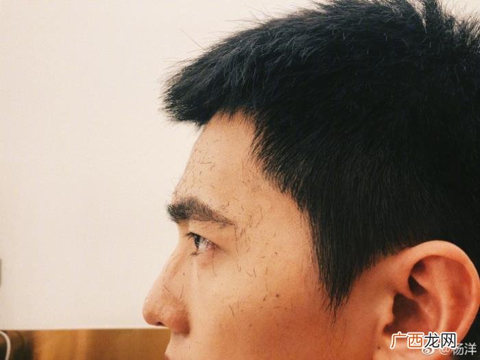 杨洋的外号，杨洋公开被新浪拒绝调权重并被起外号为杨秤砣