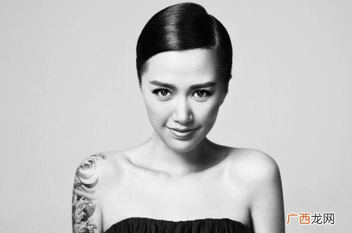 厉娜谭维维，但谭维维也不可能像许飞厉娜那样去聚首