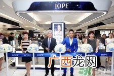 iope亦博气垫BB霜有替换装吗？亦博气垫粉饼有几个替换装？