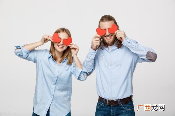 离婚女人经常去看孩子能娶吗，离婚的女人能不能娶