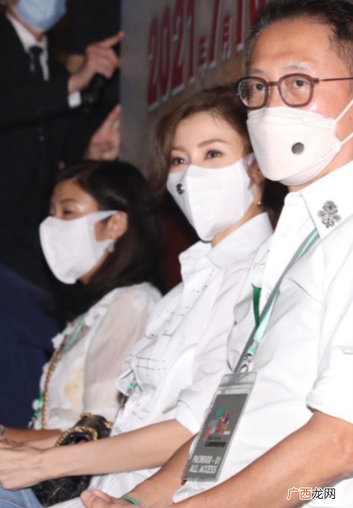 黎明李嘉欣，52岁李嘉欣带富豪老公看黎明演唱会