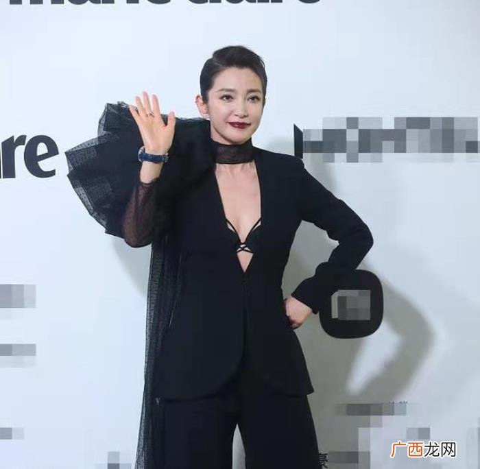 李斯羽多高，明星主持人李斯羽因为身高问题被换下台