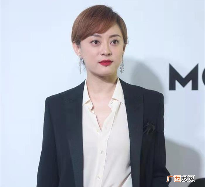 李斯羽多高，明星主持人李斯羽因为身高问题被换下台