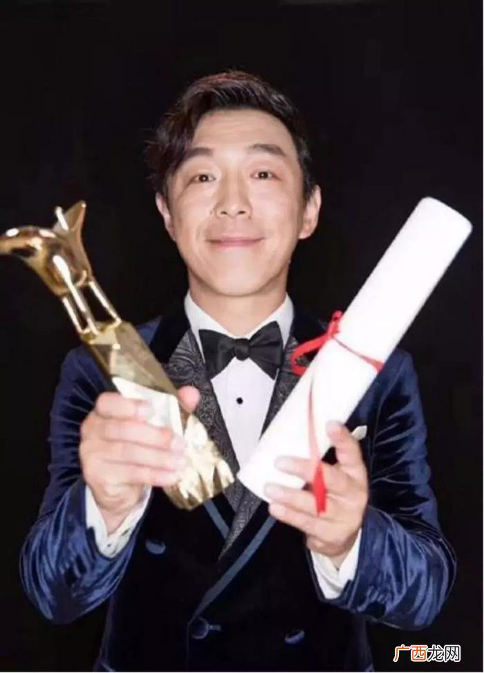 陈伟霆和张,为什么春晚和张艺兴、陈伟霆同台的黄渤占C位