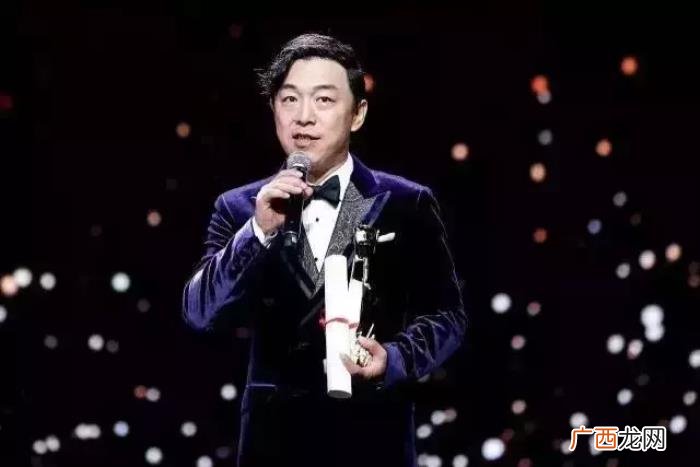 陈伟霆和张,为什么春晚和张艺兴、陈伟霆同台的黄渤占C位