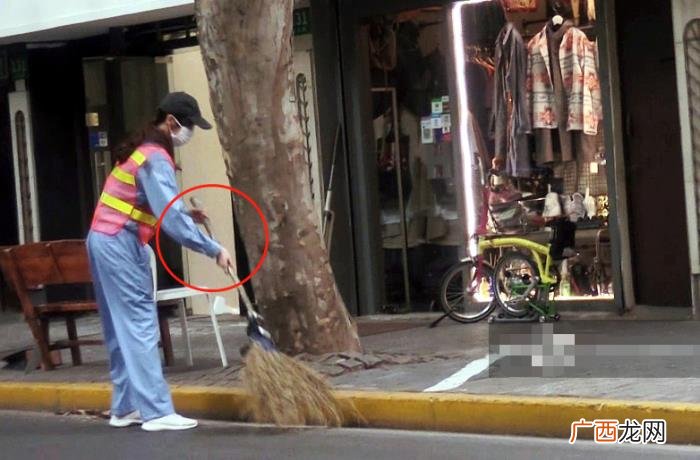 唐嫣真人秀，唐嫣参加某真人秀扮成清洁工扫大街