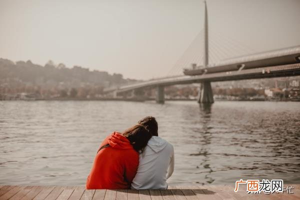 为什么女人离婚后忘不了前夫，离婚后才发现忘不掉前夫