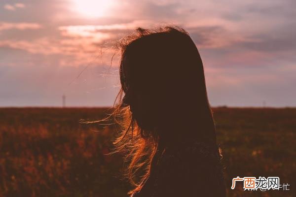 为什么女人离婚后忘不了前夫，离婚后才发现忘不掉前夫