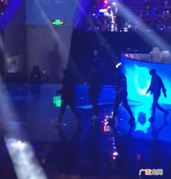 李易峰比赛，李易峰赢比赛开心的像个两百...