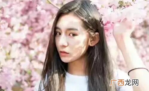 性子冷的女生应该怎么追？怎么才能打动她