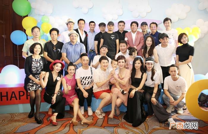 金巧巧老公，43岁金巧巧与老公同游拉萨笑容甜蜜