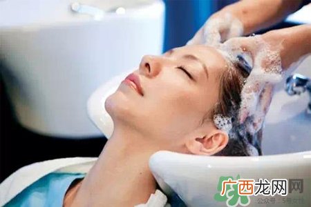 冬天洗头不吹头发好吗？冬天洗头不吹干会怎么样？