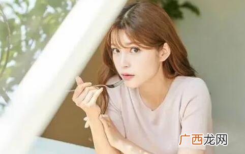 大龄单身女怎么追？满足她的精神需求