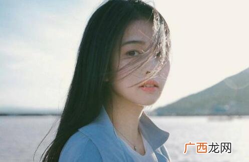 女生对男生有好感的表现，好感程度不同表现也不同