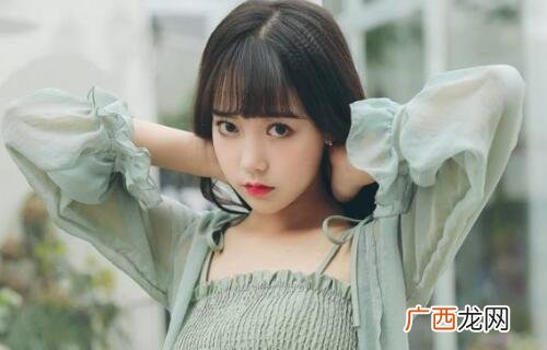 女生对男生有好感的表现，好感程度不同表现也不同