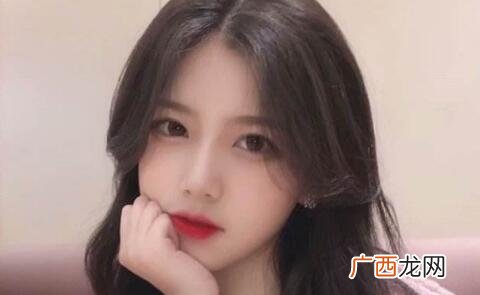 追女生到底该主动还是靠吸引？遇到喜欢的女生要不要追