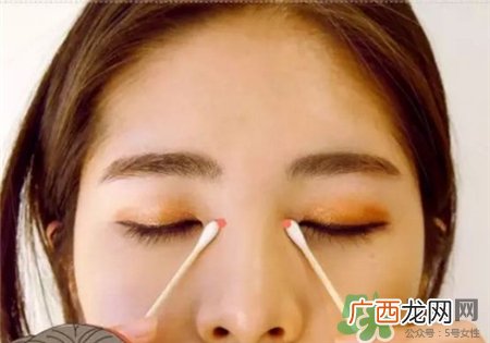 棉花棒按摩是什么?棉花棒按摩法图示