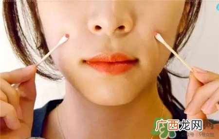 棉花棒按摩是什么?棉花棒按摩法图示