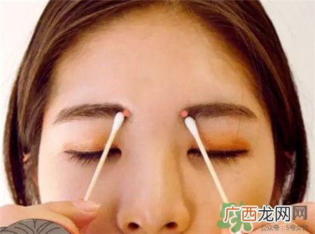 棉花棒按摩是什么?棉花棒按摩法图示