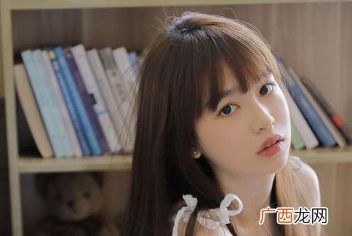 长的漂亮而高冷的女生都很难追吗？该怎么追求