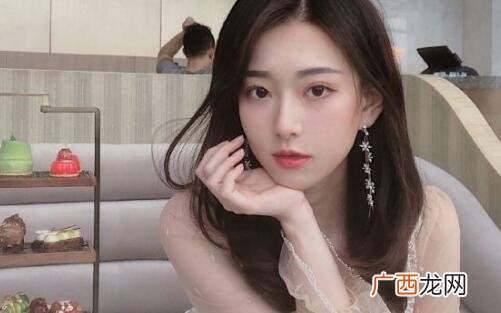 长的漂亮而高冷的女生都很难追吗？该怎么追求