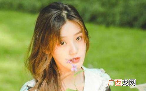 喜欢一个女生高冷怎么聊天怎么追？