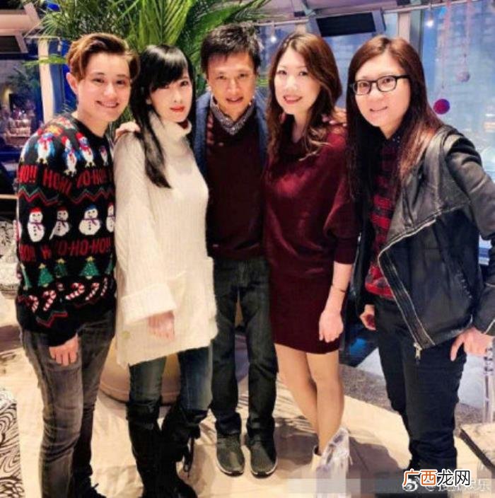 周慧敏老公，51岁周慧敏与老公倪震罕见同框秀恩爱