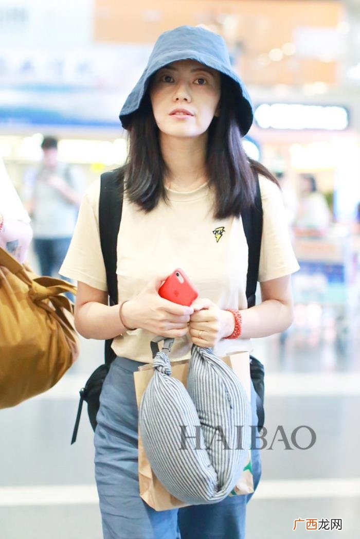 辛芷蕾嘴唇，Baby辛芷蕾嘴唇有硬伤怎么还能这么美
