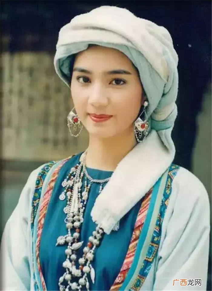 张丹峰老婆，张丹峰老婆洪欣年轻时期到底有多美