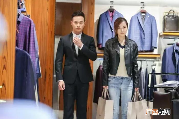 谁追赵丽颖，这位童星被曝光恋情后人气榜直追赵丽颖