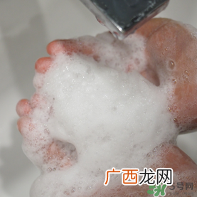 Freeplus洗面奶怎么样？芙丽丝芳洗面奶好用吗