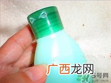 boots小黄瓜水真假 boots小黄瓜爽肤水真假辨别
