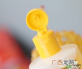 露华浓生姜洗发水真假 露华浓生姜洗发水真假辨别