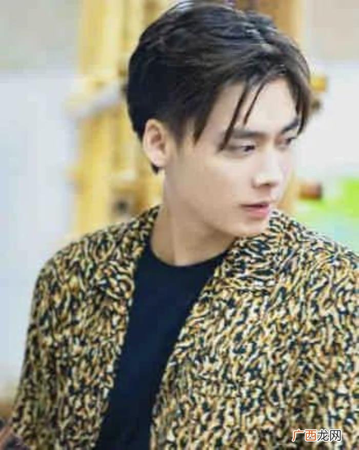 李易峰图片，李易峰最后的赢家最新剧照豹纹衬衫的峰峰上线