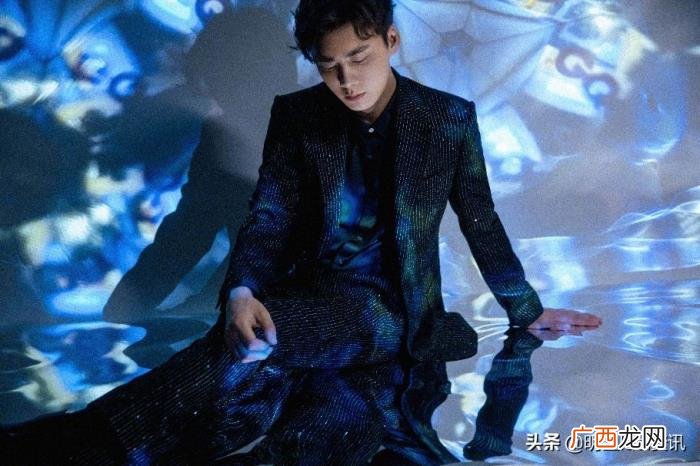 李易峰智族，李易峰出席2020智族GQ现场图片