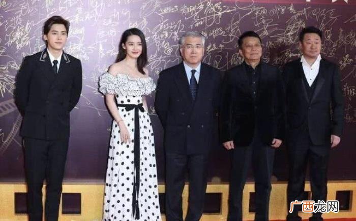 李沁李易峰，李易峰李沁华表奖同台刻意保持距离