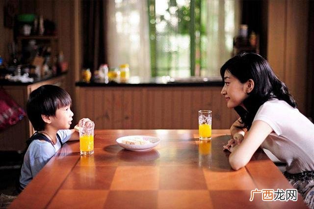 女人离婚了该不该带着小孩?女人离婚带个孩子好嫁人么?