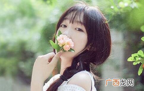 童年缺爱的女孩的性格怎么样？怎么追缺爱的女孩