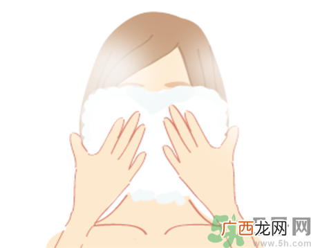 热毛巾敷脸有什么作用?秋天用热毛巾敷脸的好处