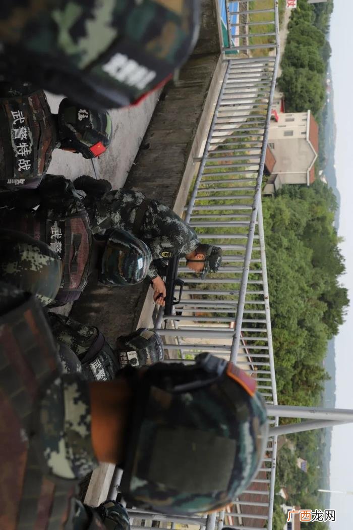 特种兵头像，一组高清大图带你直击特战队员野外驻训