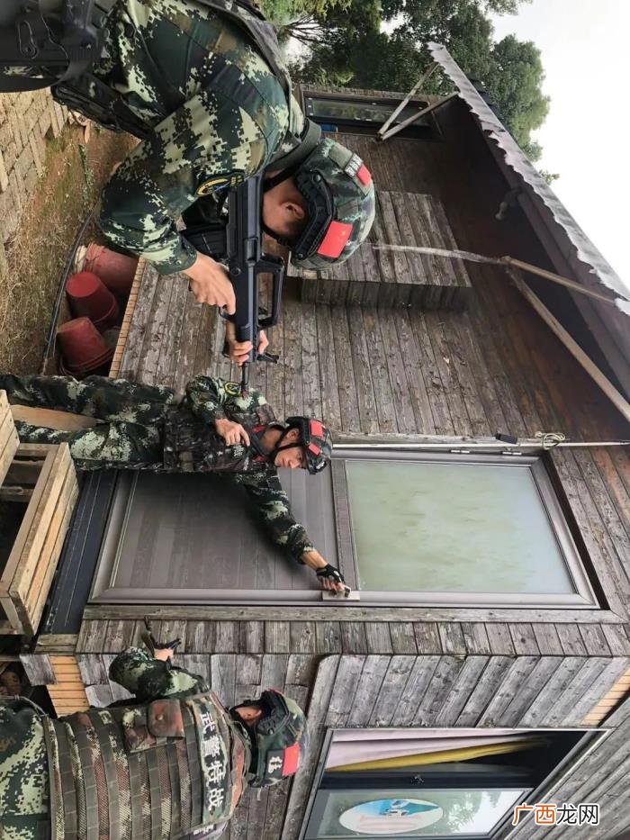 特种兵头像，一组高清大图带你直击特战队员野外驻训
