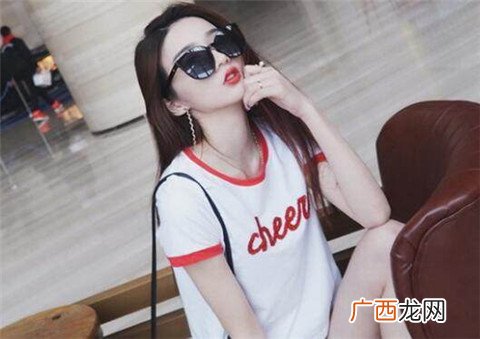 女生不开心了怎么哄她开心？不同阶段方法不同
