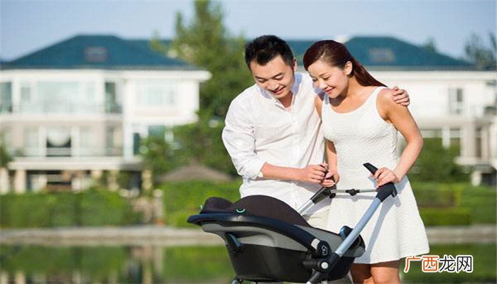 老公和小三同居要离婚吗，老公出轨跟小三同居犯法吗