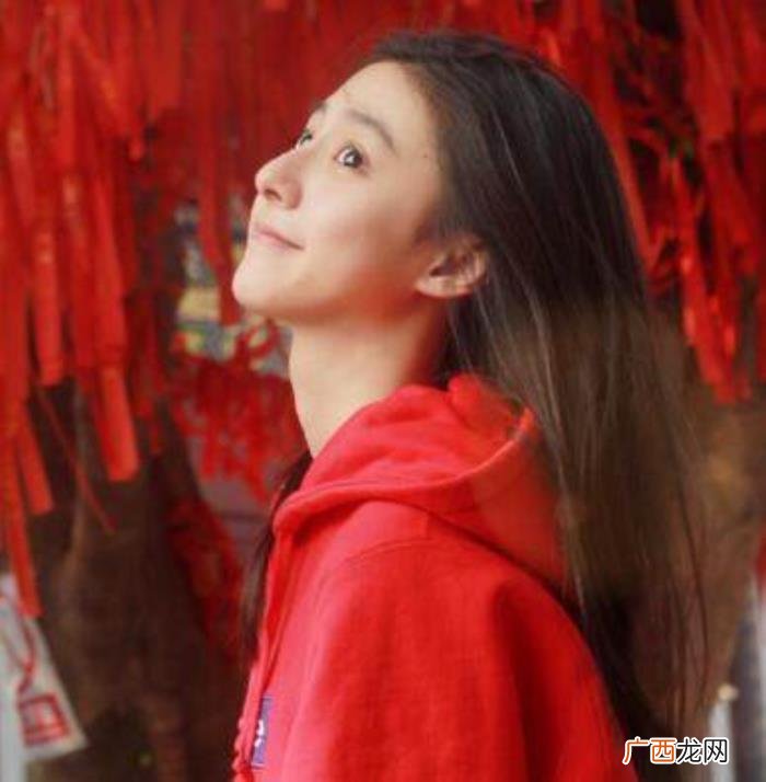 胡连馨微博，胡连馨儿家境如何整容了吗微博地址为什么出名