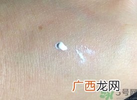 韩后水光裸妆v7素颜霜适合什么年龄肤质?