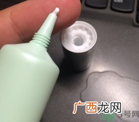 韩后水光裸妆v7素颜霜适合什么年龄肤质?