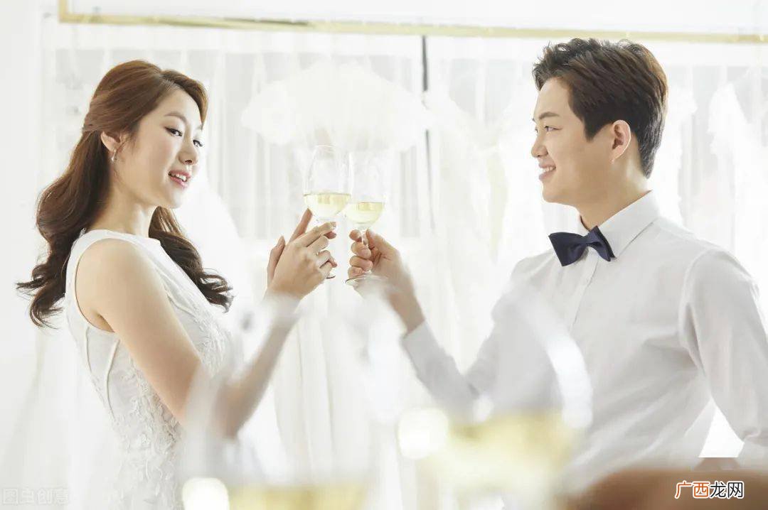 女的婚内出轨怎么处理，老婆出轨离婚财产怎么分