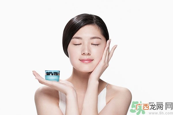 保湿霜什么时候用？保湿霜怎么用？