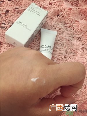 阿玛尼黑钥匙至臻奂颜精华乳怎么样？阿玛尼黑钥匙精华乳好用吗？